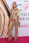 Elsa Hosk en la alfombra roja de los Premios CFDA Fashion 2016