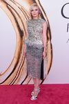 Kirsten Dunst en la alfombra roja de los Premios CFDA Fashion 2016