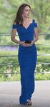 Kate Middleton con un vestido azul roca del diseñador Roland Mouret