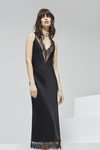 Vestido lencero en escote de encaje y transparencias para la nueva colección Pre Fall 2016 de Uterqüe