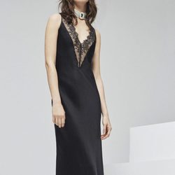 Vestido lencero en escote de encaje y transparencias para la nueva colección Pre Fall 2016 de Uterqüe