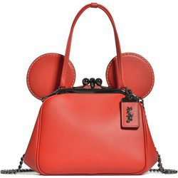 Bolso de orejas de Mickey en rojo de la nueva colección cápsula Disney para Coach 