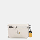 Cartera en blanco de la nueva colección cápsula Disney para Coach