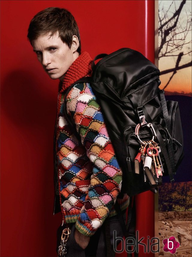 Eddie Redmayne posa para la nueva colección masculina de Otoño/Invierno 2016/2017 de Prada