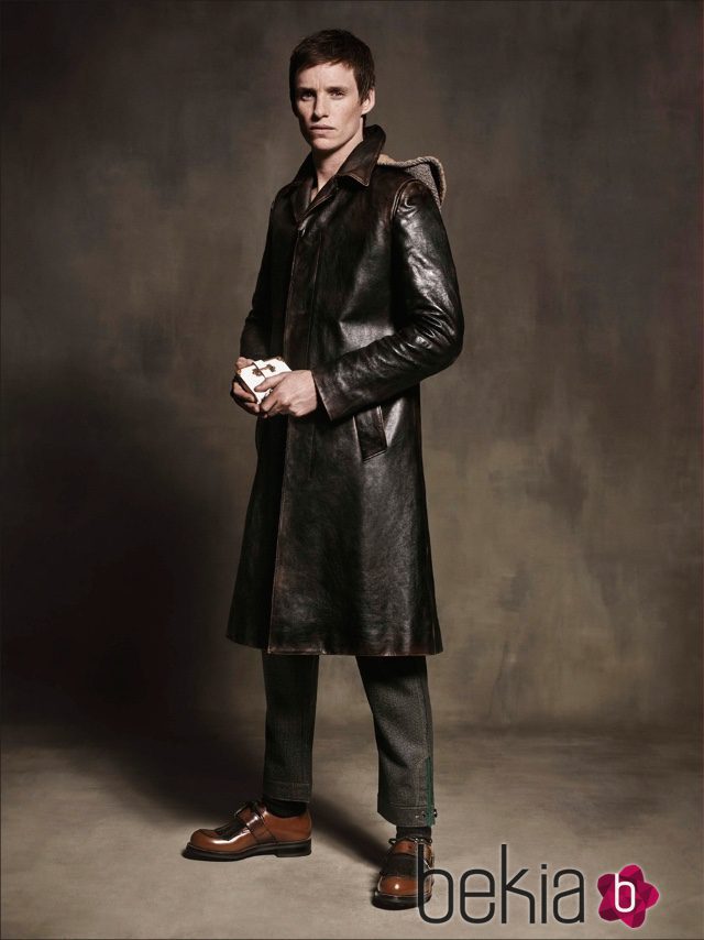 Eddie Redmayne posa sexy para la nueva colección masculina de Otoño/Invierno 2016/2017 de Prada