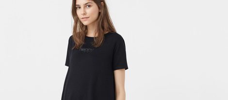 Vestido estampado negro de la nueva colección Maternity 2016 para Mango
