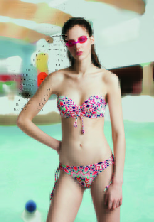 Bikini estampado para la nueva campaña 'Swim color' para este verano 2016 de Oysho
