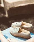 zapatillas de esparto para la nueva campaña 'The Surf Gang' de Pull and Bear