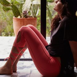 Conjunto rojo y negro para la nueva colección Sport 2016 de Free People