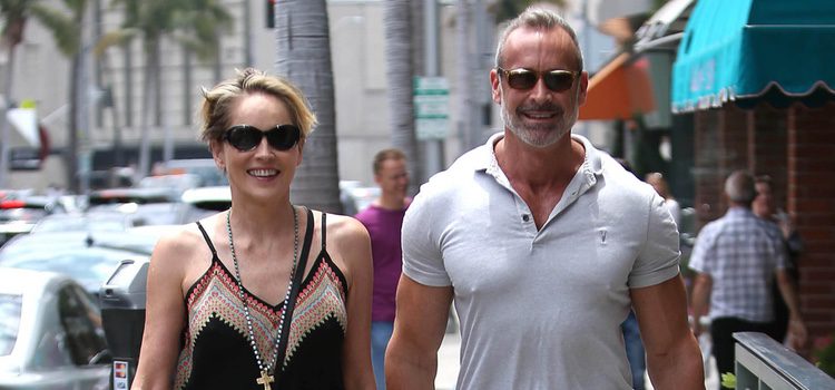 Sharon Stone con un vestido boho