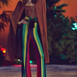 Total looks en tela de ante y colores vivos en el pantalón para la nueva colección SS17 de Balmain