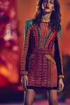 Vestido corto con estampado en pedrería en colores para la nueva colección SS17 de Balmain