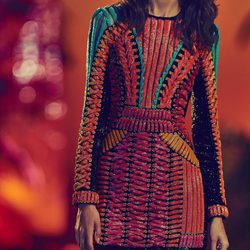 Vestido corto con estampado en pedrería en colores para la nueva colección SS17 de Balmain