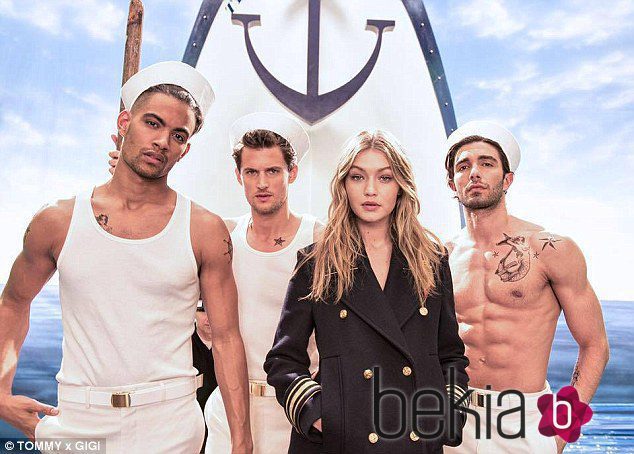 Gigi Hadid imagen de la nueva colección cápsula Navy de Tommy Hilfiger