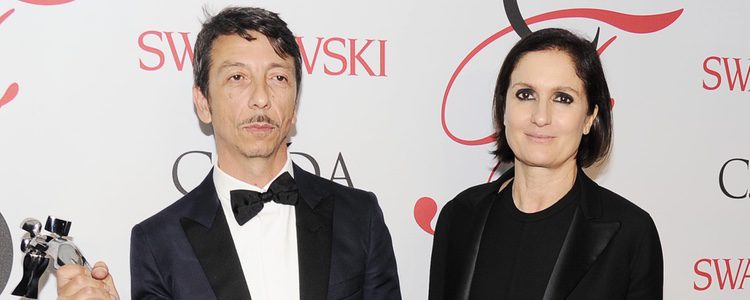 Pierpaolo Piccioli y Maria Grazia Chiuri en los CFDA 2015