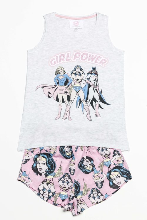 Pijama con insignia de 'Superheroínas' para la nueva colección 'Woder woman' de Women'secret