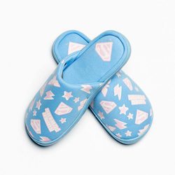 Zapatillas con insignia de 'Superman'  para la nueva colección 'Woder woman' de Women'secret