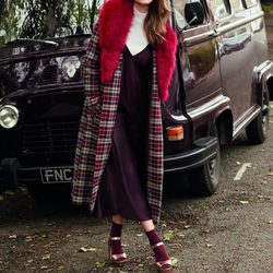 Abrigo con cuello de pelo y print victoriano de la nueva colección de otoño/invierno 2016 de Primark