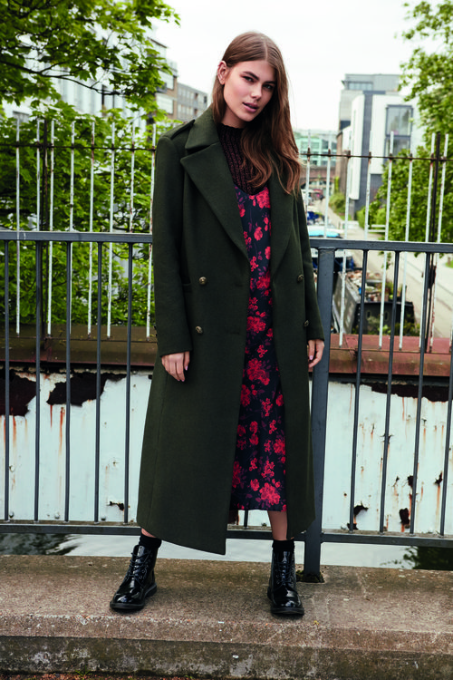 Abrigo y vestido estampado de la nueva colección de otoño/invierno 2016 de Primark