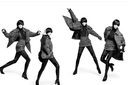 Mariacarla Boscono posando de forma muy divertida para la nueva precampaña otoño/invierno 2016 de Chanel
