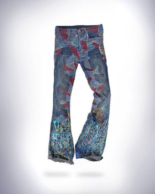 Vaqueros donados por Elle Macpherson para 'Jeans for refugees'