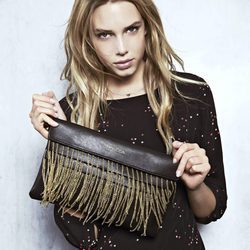 Bolso de flecos dorado de Kocca otoño/invierno 2016/2017