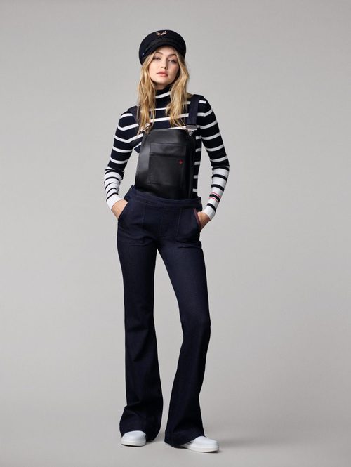 Gigi Hadid con un peto para Tommy Hilfiger otoño/invierno 2016/2017