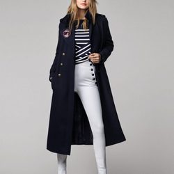 Gigi Hadid con un look navy para Tommy Hilfiger otoño/invierno 2016/2017