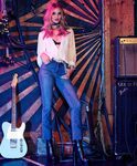 Rosie Huntington-Whiteley con un look denim para Paige otoño/invierno 2016/2017