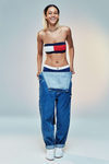 Top con el logotipo de Tommy Jeans para Urban Outfitters