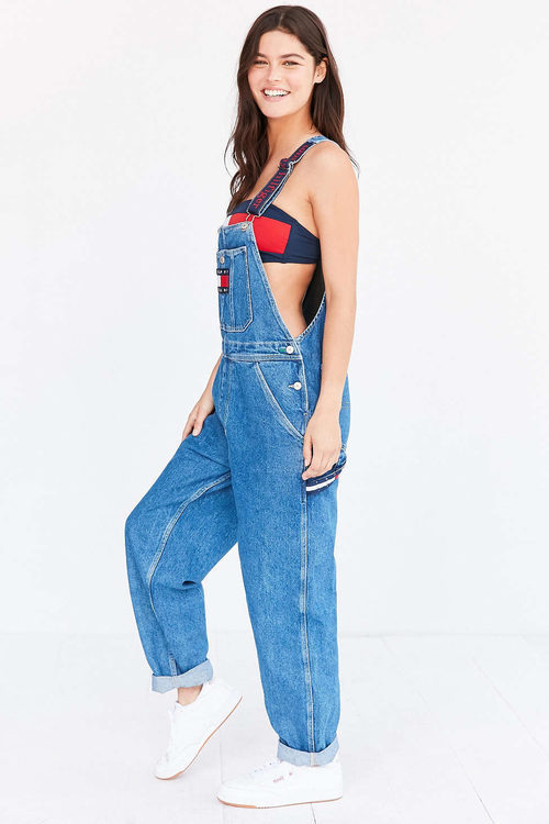 Peto largo de Tommy Jeans para Urban Outfitters