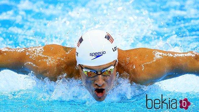 Ryan Lochte con un gorro de Speedo