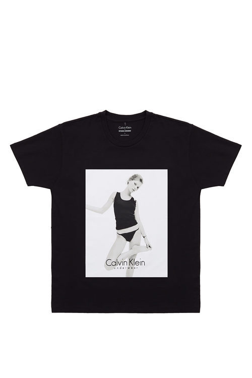 Camiseta negra de Kate Moss y Calvin Klein