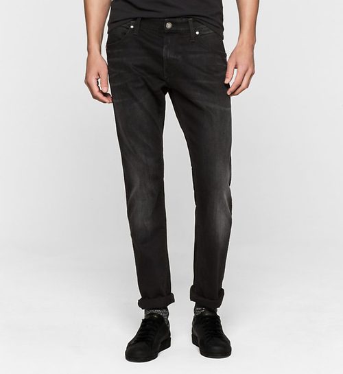 Jeans oscuros de Calvin Klein Jeans otoño/invierno 2016/2017