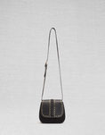 Bolso de Liv Tyler para Belstaff otoño/invierno 2016/2017