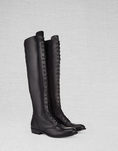 Botas altas con cordones de Liv Tyler para Belstaff otoño/invierno 2016/2017