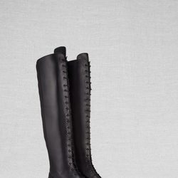 Botas altas con cordones de Liv Tyler para Belstaff otoño/invierno 2016/2017