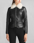 Chaqueta de cuero de Liv Tyler para Belstaff otoño/invierno 2016/2017