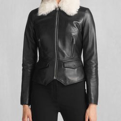 Chaqueta de cuero de Liv Tyler para Belstaff otoño/invierno 2016/2017