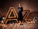 Dree Hemingway con un bolso de pedrería de Accessorize otoño/invierno 2016/2017