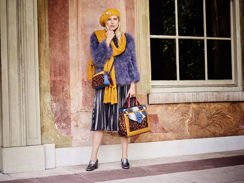 Dree Hemingway con un bolso animal print de Accessorize otoño/invierno 2016/2017