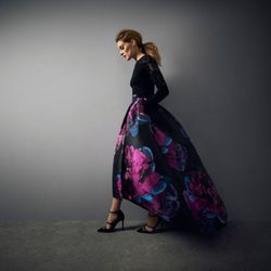 Olivia Palermo posando para Coast otoño/invierno 2016/2017