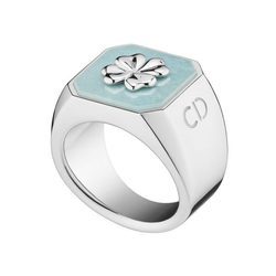 Anillo plateado con un trébol de la colección de Dior 'Lucky Dior'