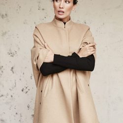 Nieves Álvarez con un abrigo color camel de Trucco otoño/invierno 2016/2017