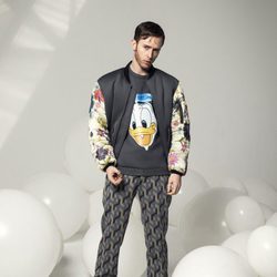 Pablo Rivero con una bomber de Ana Locking otoño/invierno 2016/2017