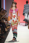 Vestido de colores de Desigual primavera/verano 2017 en la Semana de la Moda de Nueva York