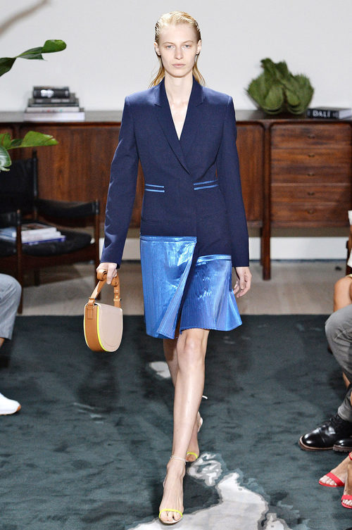 Abrigo de Jason Wu colección primavera/verano 2017 en la Semana de la Moda de Nueva York