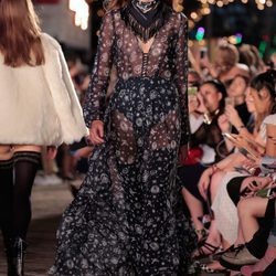 Vestido vaporoso de Tommy Hilfiger otoño/invierno 2016/2017 en la Semana de la Moda de Nueva York