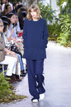 Conjunto azul marino de la colección primavera/verano 2017 de Lacoste en la Nueva York Fashion Week