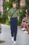 Polo verde de la colección primavera/verano 2017 de Lacoste en la Nueva York Fashion Week